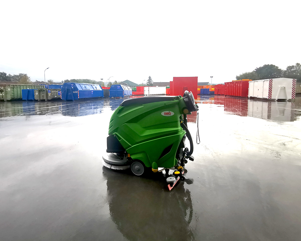 DiBO_Cleaning's tweet photo. DiBO-dealer Cleaning Machines leverde onlangs een DiBO CT51 #schrobzuigmachine op bij ANG Containers. 📦♻️💪
De nieuwe #schrobzuiger zal goed van pas komen om de vloeren van de gloednieuwe vestiging te Ronse spic & span te houden! ✨
#DiBOCleaningSystems #thegreenpower💚💪 https://t.co/pdLM8qrNtS