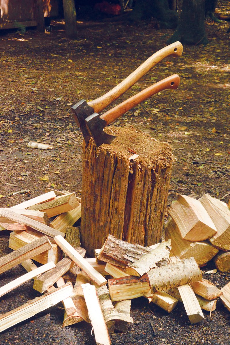 GMCbooks's tweet photo. Happy #BonfireNight2020! The #HunterGatherCook #cookbook has excellent advice on #howtomakeafire so whether youโre cooking or just making a celebratory #bonfire please check out our Insta for some essential #firebuilding tips & advice on building a fire https://t.co/ChXk48dltN https://t.co/qRWhixVM92