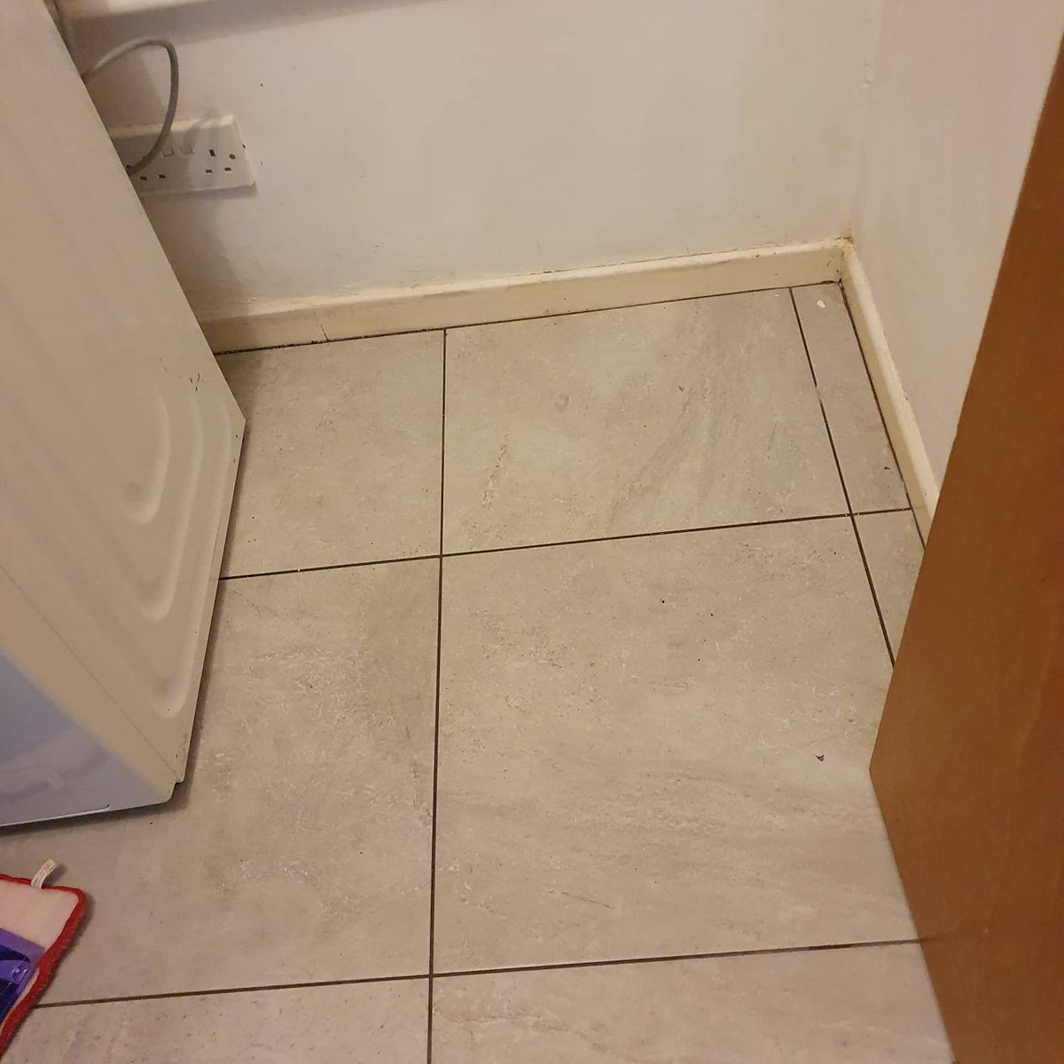 JoanneTognarel1's tweet photo. #seekingsunshine 
1) #happypost #jewellery 
2) cleaning behind &amp; underneath the washing machine &amp; tumble dryer
#selfcare #mentalwellbeing #MentalHealthMatters #MentalHealthAwareness #hinchingmad #hinchingaddict #cleaningaddict #cleaningmad #hinching #cleaning https://t.co/gUO4NfaBkp