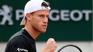 instintoamateur's tweet photo. #MasterdeParis Diego Schwartzman venció al español Alejandro Dadidovich (6-1 y 6-1), avanzó a cuartos de final y quedó a un paso de clasificar al Masters de Londres.
En la próxima ronda enfrentará al ruso Daniil Medvedev, tercer cabeza de serie. https://t.co/ecPMKZC6Fb