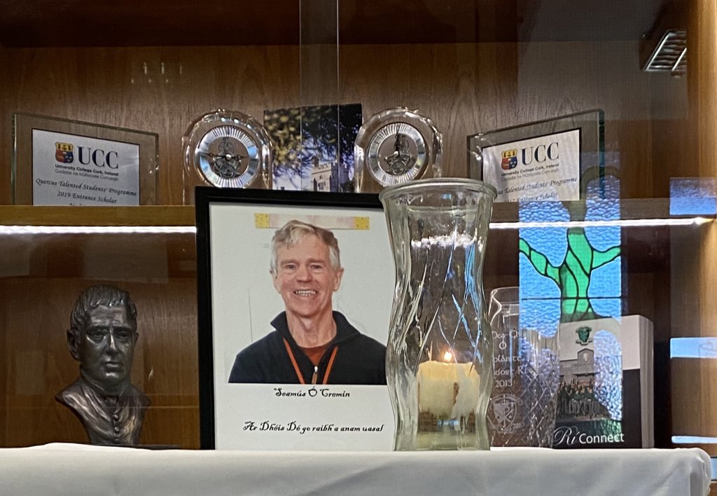Chriost_Ri's tweet photo. Coláiste Chríost Rí lost a colleague, friend & legend yesterday. Jim Cremin will be forever remembered and loved by staff, students, parents & everybody associated with our school. His legacy will live long in our memories. Ar dheis Dé go raibh a anam uasal. https://t.co/2McFAdqTgj