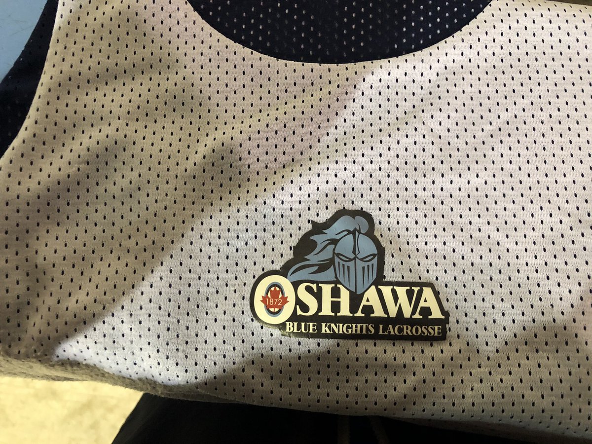 EliteLacrosse_'s tweet photo. Official pinnies coming next week, but kids looked sharp in the @LacrosseOshawa and #Team51 pinnies last night in the @perronibud and @51_Willy match up for the Elite Fall program.  Lotta smiles, lotta running and some sweet goals https://t.co/fwP6Do2Ra4