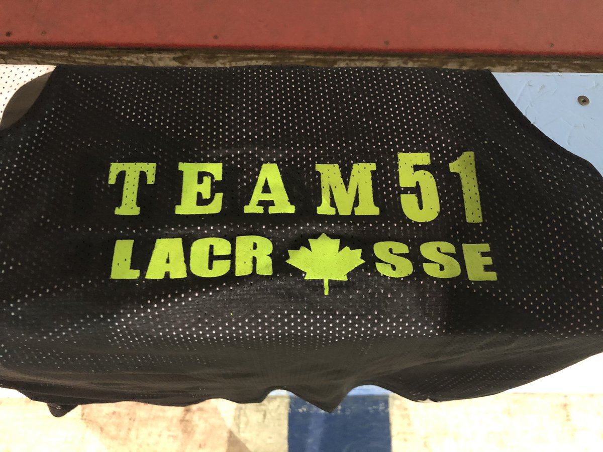 EliteLacrosse_'s tweet photo. Official pinnies coming next week, but kids looked sharp in the @LacrosseOshawa and #Team51 pinnies last night in the @perronibud and @51_Willy match up for the Elite Fall program.  Lotta smiles, lotta running and some sweet goals https://t.co/fwP6Do2Ra4