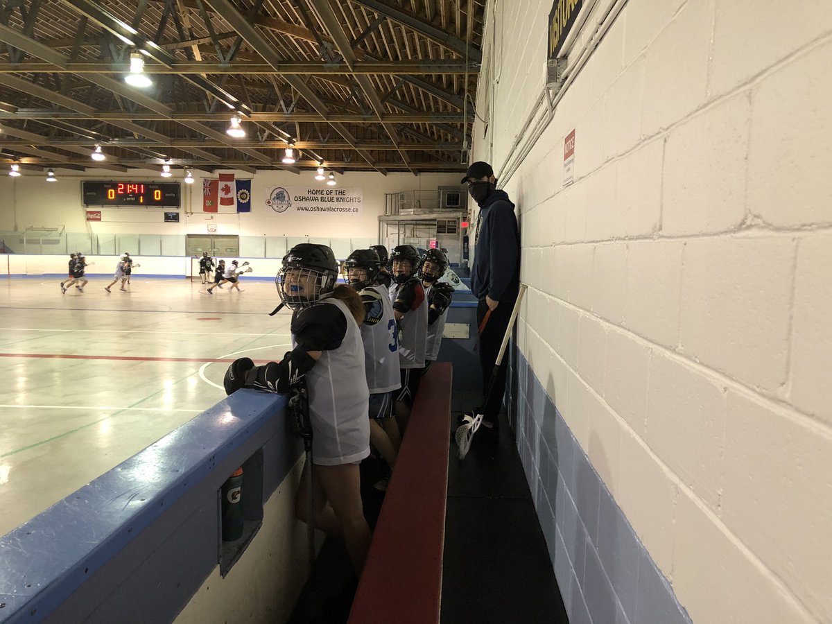 EliteLacrosse_'s tweet photo. Official pinnies coming next week, but kids looked sharp in the @LacrosseOshawa and #Team51 pinnies last night in the @perronibud and @51_Willy match up for the Elite Fall program.  Lotta smiles, lotta running and some sweet goals https://t.co/fwP6Do2Ra4