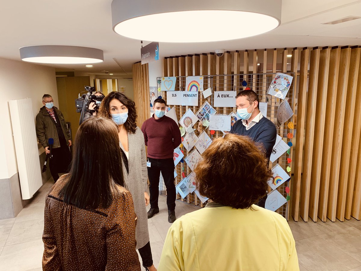 christiemorreal's tweet photo. Le centre de convalescence de la Maison de Mariemont à #Morlanwelz accueille ses premiers patients #COVID19 légers pour soulager les hôpitaux. 30 lits sont activés dans cette structure. La #Wallonie mobilise au total 168 lits. Chapeau aux équipes pour leur formidable solidarité ! https://t.co/gEKnBgshdT