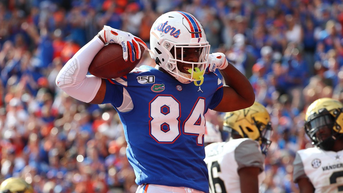 PFF_College's tweet image. Highest-graded redzone pass-catchers
1. Kyle Pitts, Florida - 93.7
2. Marcell Barbee, Texas St - 89.7
3. DeVonta Smith, Alabama - 89.4
4. CJ Lewis, Boston College - 75.7