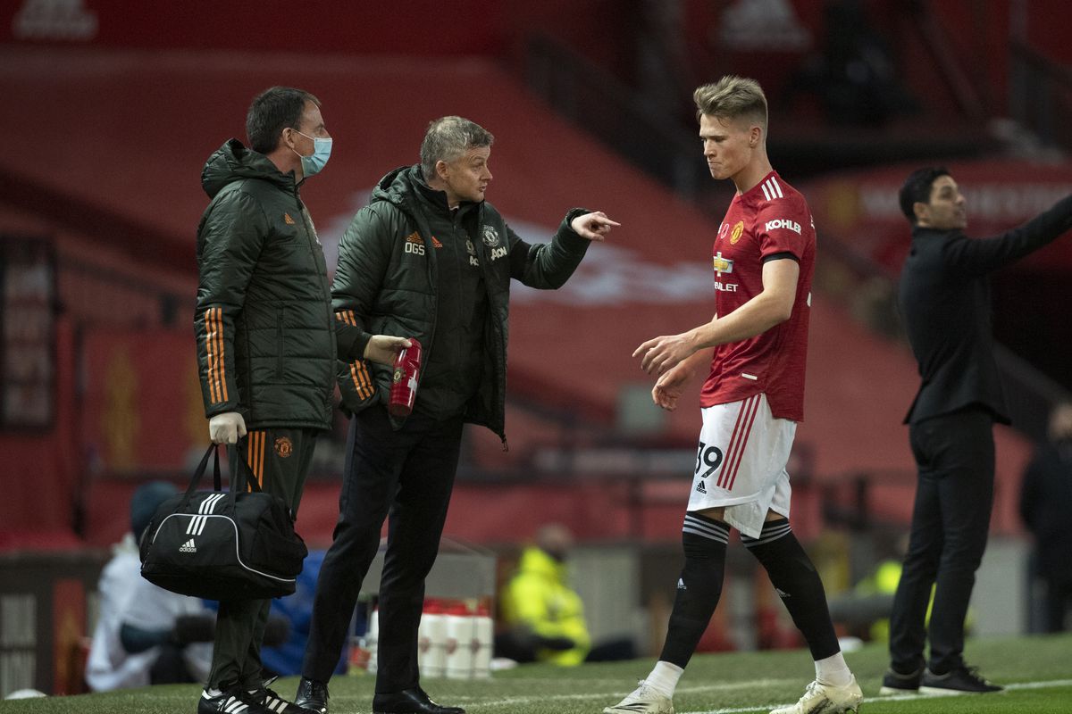 Where do Manchester United's Struggles Lie?(tactical & statistical thread)