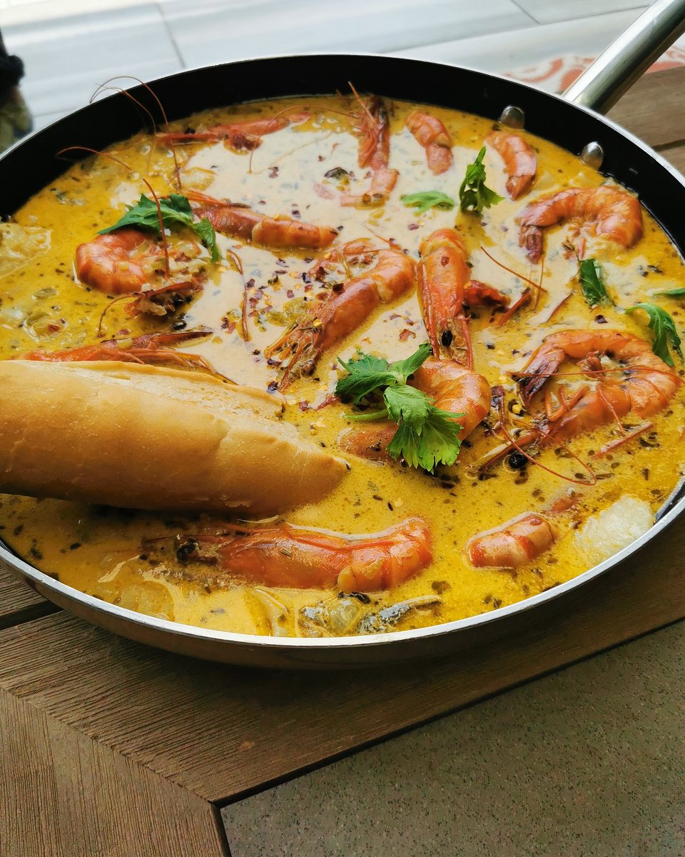 chefdeekay's tweet photo. Seafood Stew with Stale French Loaf perfect for today's weather

Simply Rustic - We express our art through food 😍😋

#seafood #stew #frenchloaf #stalebread #simplyrustic #today #weather #art #food #rusticstyle #rustic #foodporn  #cheflife #like4like #foodgasm #foodphotography https://t.co/JEcfzUs1eY