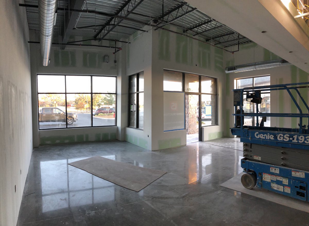 1smartcookieokc's tweet photo. It’s happening!! Soon this new space will be filled with the smell of fresh baked cookies and hand crafted cappuccinos. We are bringing sweeter to a whole new level in NW OKC! ⁦@KeepItLocalOK⁩ https://t.co/PO62tZzqag