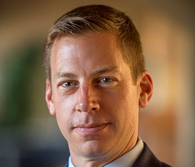 PRSACorpComms's tweet photo. Ever wonder about the inner workings of White House communications? Who doesn’t! #Crisis Communications vet @GordonJohndroe, whose teams lead @Boeing's voice, to recount his years spent with the George W. Bush admin. TODAY 3 pm ET. Register: https://t.co/GpTyknSuCB https://t.co/XsKQqVQfs5