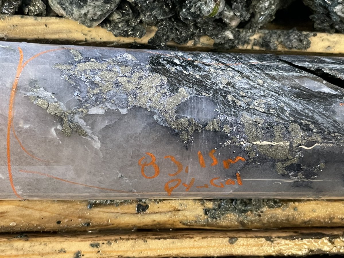 RenforthRes's tweet photo. Semi-massive pyrite and coarse galena at the bottom contact of a quartz being with the chlorite schist at our #Parbec #openpit #gold #deposit beside Canadian Malartic. We have 5000m of #drilling, #assays pending, 2000m to go before Christmas! $rfr.ca #renforthresources https://t.co/37C1OiG0Qd