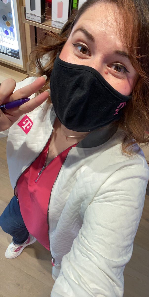 👑 Queen B tweet media