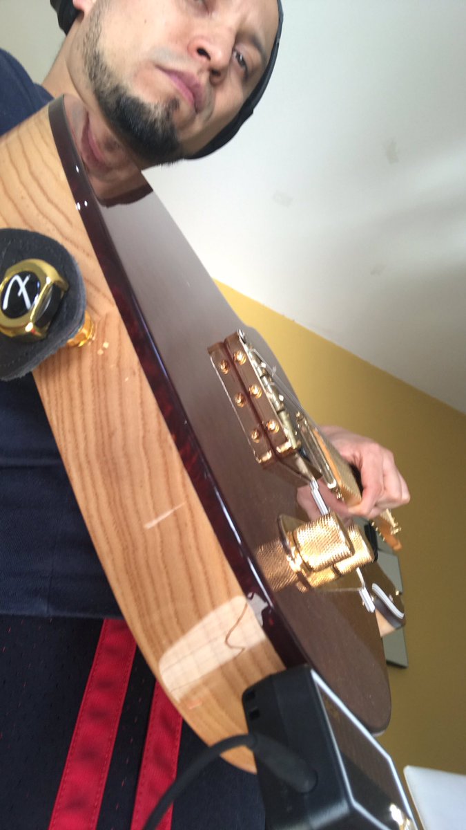 BaizaMD's tweet photo. #telecaster #fender #rarities #straplocks https://t.co/RHtcgIFjVL