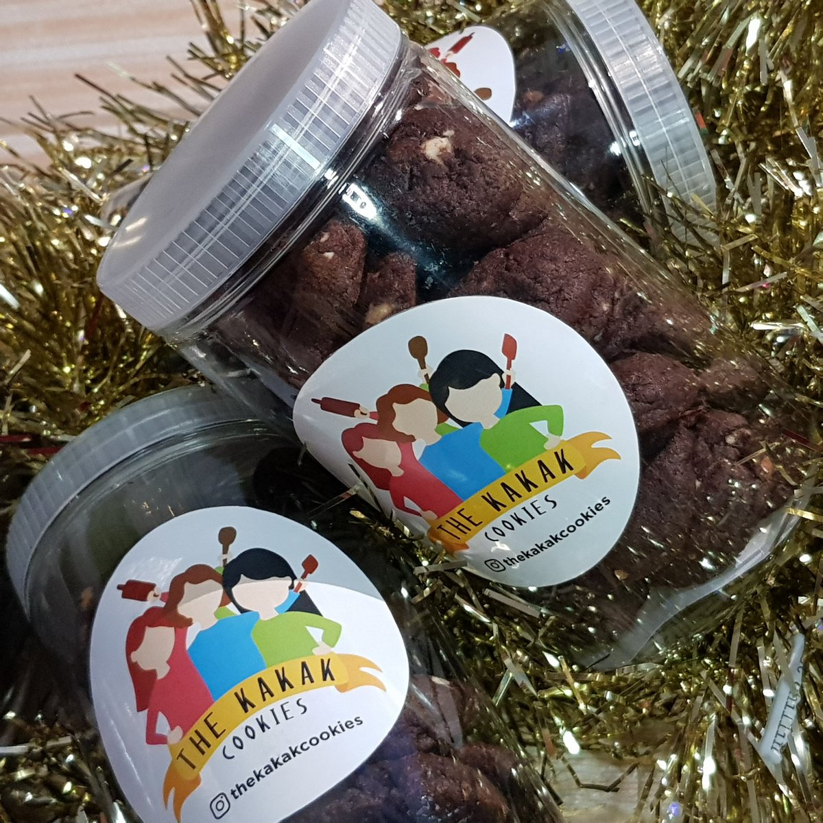 light_140829's tweet photo. To my Malaysian friends,
my family is greatly affected by Covid-19 pandemic and we've made the decision to sell cookies to support our family. 
Please help RT this post to let everyone know TheKakakCookies Triple Choc Cookies are now open for orders! https://t.co/N3ASBJwwf6