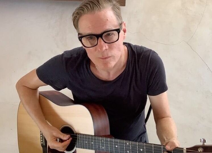 YofuiaEGB's tweet photo. Felicitamos a Bryan Adams que hoy cumple 61 años. https://t.co/otqT5zB5LJ