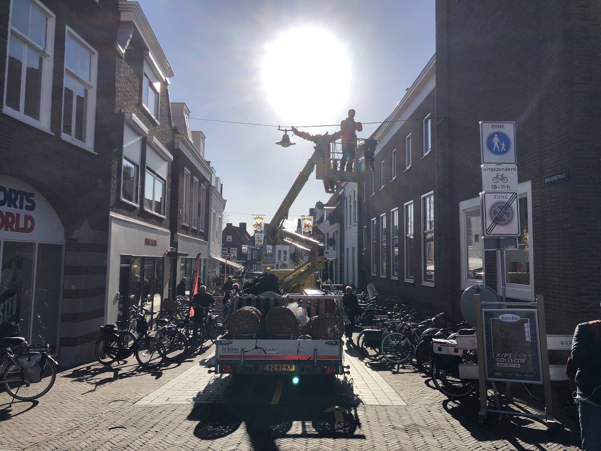 wijzijndestad's tweet image. Hoera! Daar is de Sfeerverlichting!

#middelburg #sfeerverlichting #krst #gravenstraat