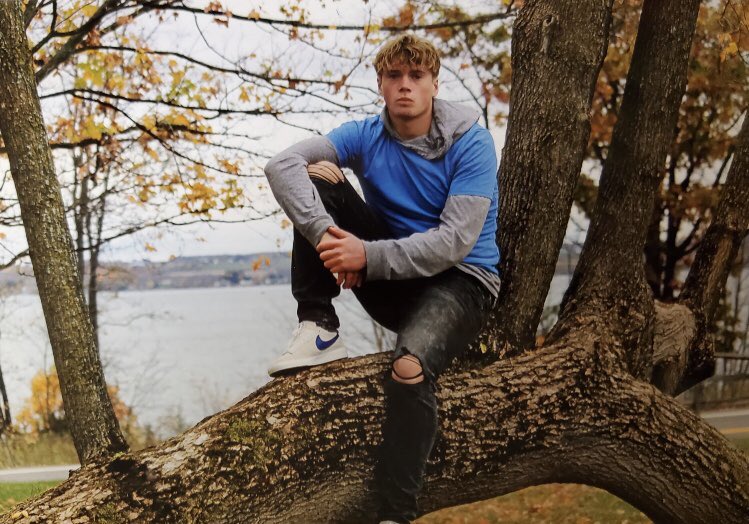 2021_Waterloo's tweet photo. Senior Picture SNEAK PEEK 👀 https://t.co/4Figxrxx2W