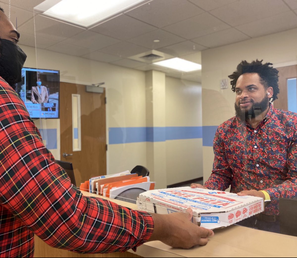 SouthernUOSM's tweet photo. This past Tuesday, the Office of Student Media (OSM) partnered with Domino’s Pizza to provide free lunch to professional staff members on the SUBR campus💙💛💙🍕🐆. #osm #digestanddominos #staffappreciation #southerndigest https://t.co/zqu4Dw8Zrx