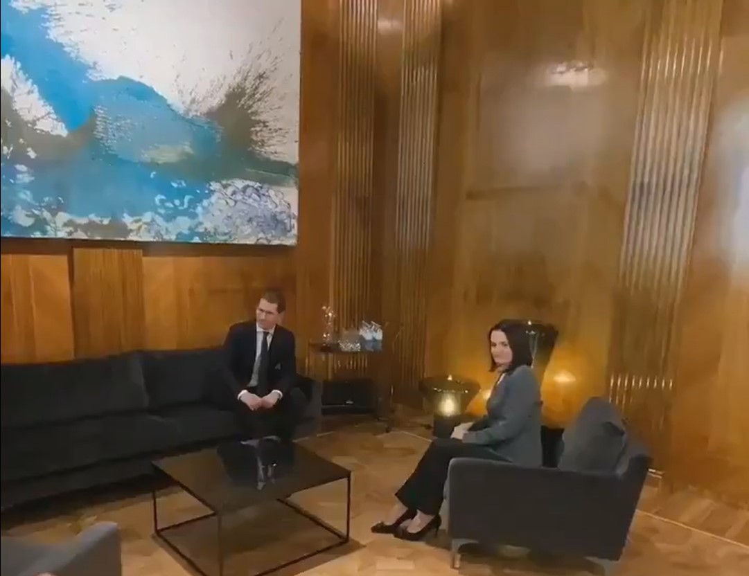 https://pbs.twimg.com/media/EmEViPSX0AA70Z5?format=jpg&amp;name=medium