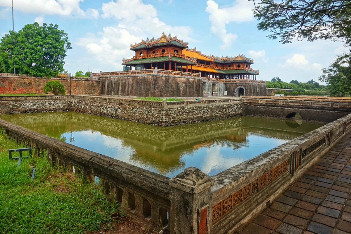 Viajaneando's tweet photo. Imperial City of Hué🏯

Visita nuestro post para mas información!
https://t.co/l3BgEOw4Cy

#vietnamtravel #vietnam #imperialcity
#huevietnam #beautifulcity #amazingplaces #ciudadesdelmundo #asia #visitvietnam #thursdaymotivation  #meencantaviajar #ciudadesconencanto #UNESCO https://t.co/Uax5gn34qN
