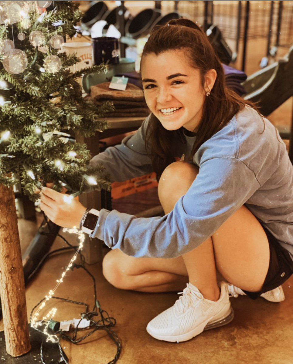 thechillwater's tweet photo. Lights &amp; laughter filled the Chillwater store as Reps gathered to decorate for the upcoming holidays. 🎄 
Store hours:
Tuesday-Saturday 
10am-6pm
or shop online
https://t.co/CnER5caKRw
#chillwater #chillwaterapparel #chillvibes #christmastree #giftgiving #giftgivingideas #gifts https://t.co/pfTv2uBoKq