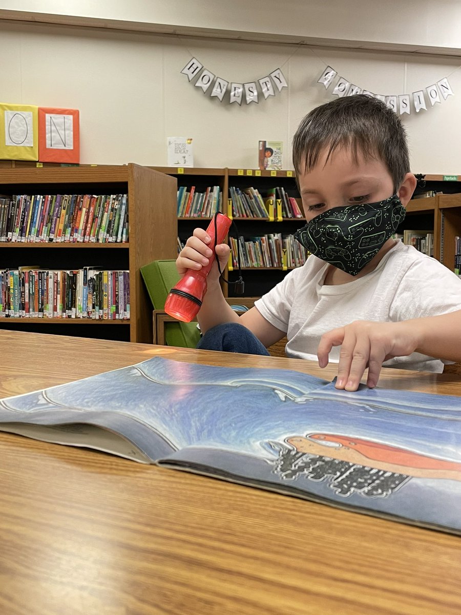 WegienkaLibrary's tweet photo. Flashlight reading in the library with Young 5’s. #readtosucceed #flashlightfun #wegienkawildcats #readingisfunforeveryone https://t.co/qpZ2ElNdGo