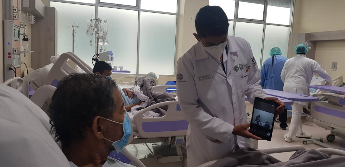 HGMonteSinai's tweet photo. #BuenTratoEsSalud | Servicio de visitas virtuales se implementa en el @HGMonteSinai para enlazar a pacientes hospitalizados con sus familiares sin riesgo de contagio de #COVID19. El acompañamiento familiar 👪 es esencial en el proceso de recuperación. https://t.co/FSZzo4qgmS