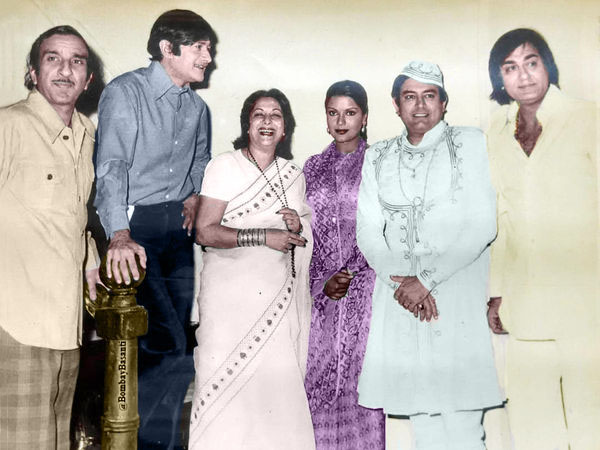 Tributes to the greatest actor of all time, master of every genre,  legendary "Hari Bhai" Sanjeev Kumar on death anniversary 🙏 

With #RajKhosla #DevAnand #Nargis #ZeenatAman &amp; #SunilDutt

Your favorite movie of #SanjeevKumar?