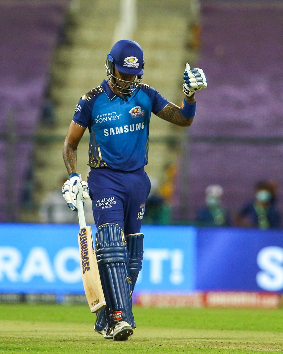 SuryaKumarFC's tweet photo. 4th For SKY this year 
@surya_14kumar 💙💙
#Mi
#MIvDC 
#OneFamily #SuryakumarYadav https://t.co/cfQ765rv8H
