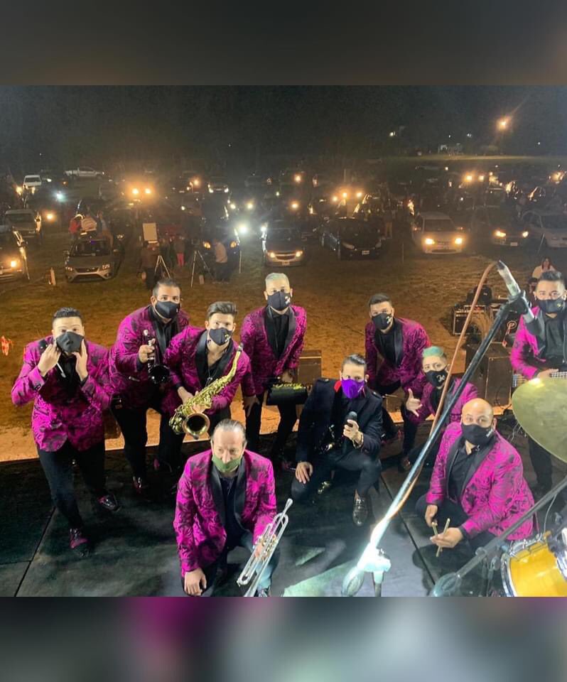 TapariFans's tweet photo. Estamos de regreso siempre apoyando a @RTapari desde la Ciudad de México para todos los fans #RodrigoTapari https://t.co/9bnQVQPXRi