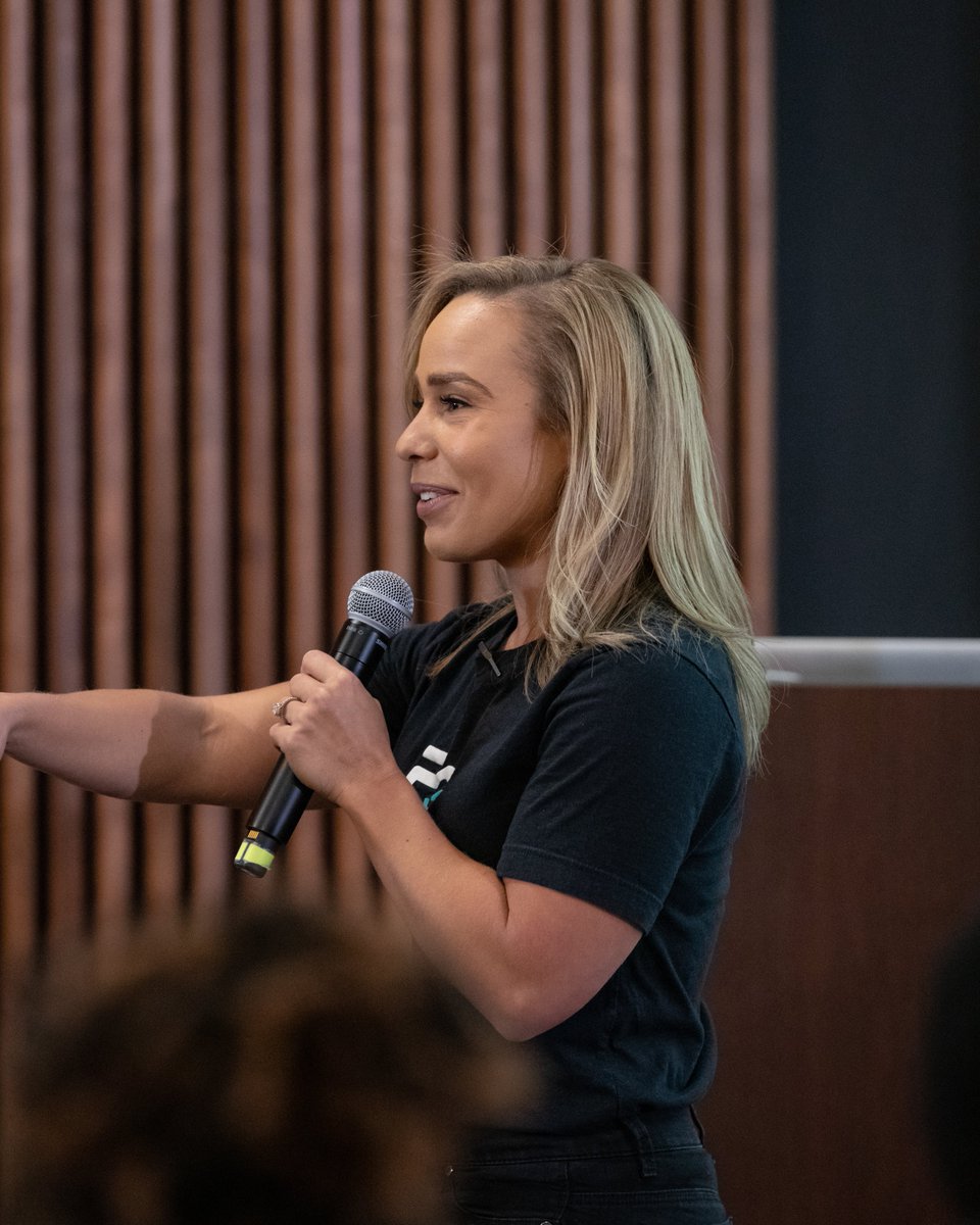 foundergym's tweet photo. Founder Gym CEO @MandelaSH says, ��
⁣
“Successful entrepreneurs use their network to learn. Get out a piece of paper, identify all the places where you have ever been a part of a community, and ask for help."⁣
⁣
 #vctwitter #foundergym #network https://t.co/1V7Ra5IOJo