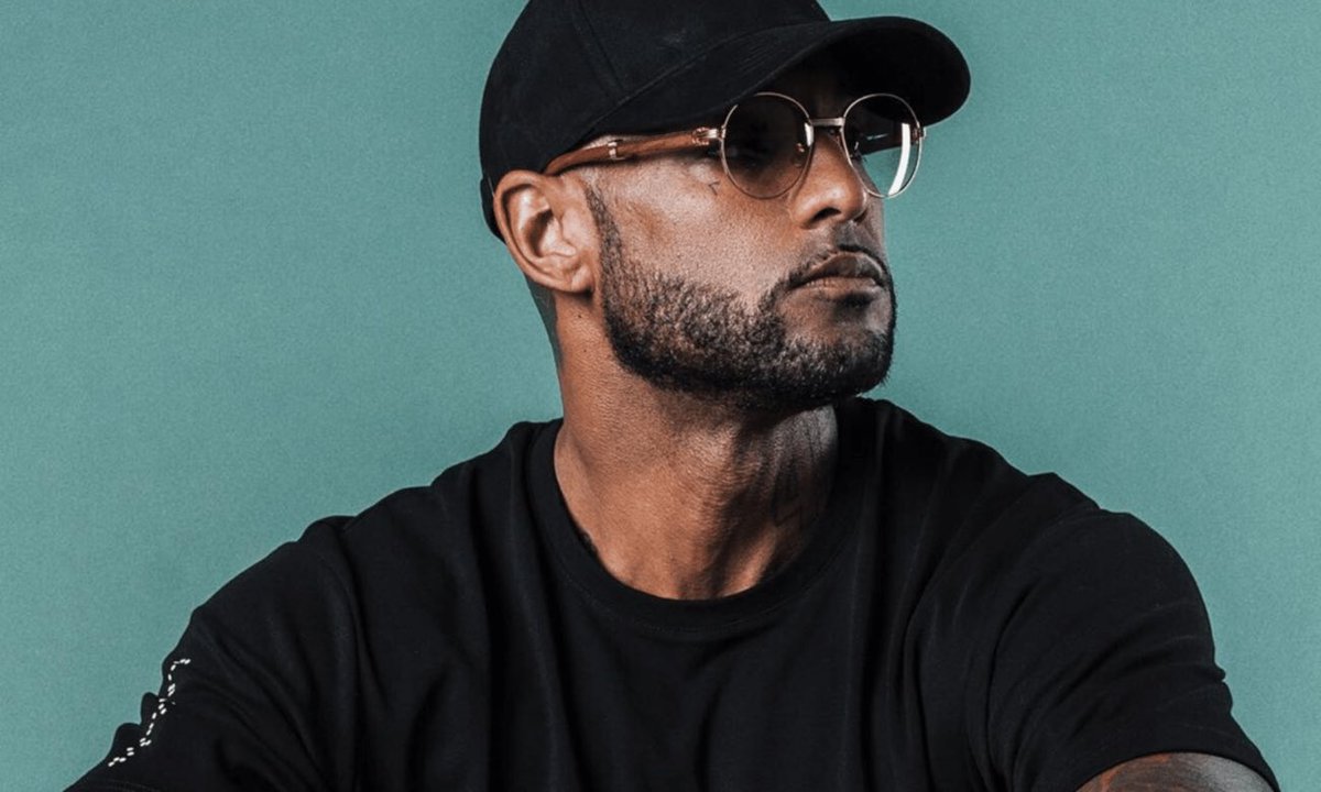 Kulturlesite_'s tweet photo. Les sorties du vendredi

PROJETS

-Médine
-Deen Burbigo
-NAV
-NoName

SONS

-Booba
-Gims x Gazo
-Oboy
-Zola (Booska-p)
-Norsacce x Ashe22
-NBA Young Boy x Nicki Minaj
-2 Chainz x Mulatto
-Fivio Foreign x Big Sean
-Zikxo
-Lil Skies
-4Keus Gang
-Sean
-Swae Lee x Tyga x Lil Mosey https://t.co/K94QJZ8gb7