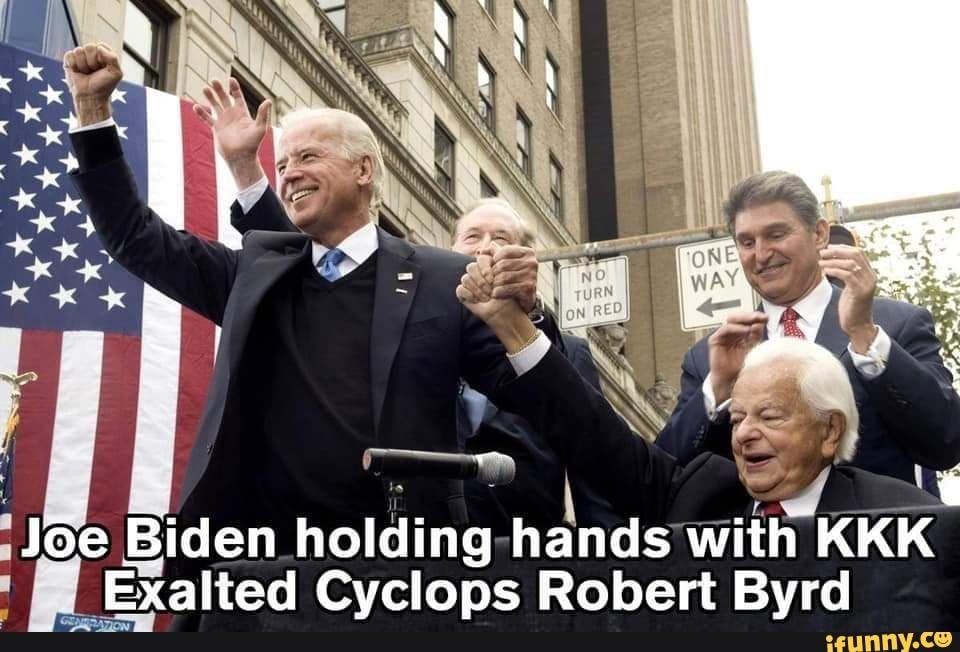 Tyrfing16's tweet photo. @HenrikChriste17 @NationensKurs @SK_Uofficiel @realDonaldTrump Du mener vist Biden der har sagt han ser Robert Byrd som en mentor. https://t.co/YHISQG8KVw