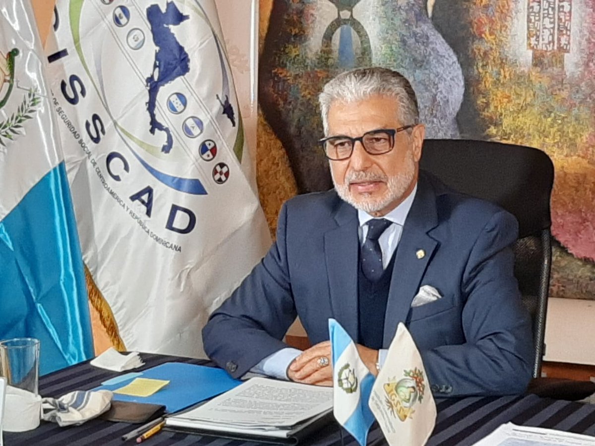 IGSS_gt's tweet photo. @GuilleCastilloR El licenciado Contreras durante su intervención sobre  el Diálogo Regional sobre la Seguridad Social dijo que todos los países del mundo cuentan con una estrategia de seguridad social. https://t.co/1b4uSWYtrN