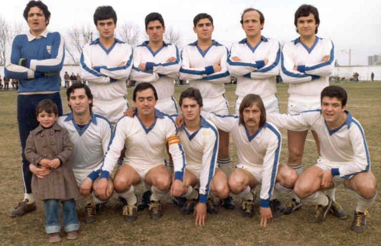 aupaborja's tweet photo. Desde la S.D. BORJA, queremos trasladar nuestras condolencias a la familia  
y amigos de nuestro querido e inolvidable  Lorenzo Garcia Marquina que defendió la camiseta  Borja  como jugador  y en una segunda etapa dirigió como entrenador los designios de este club,  demostrando> https://t.co/4nCxBpwyGz