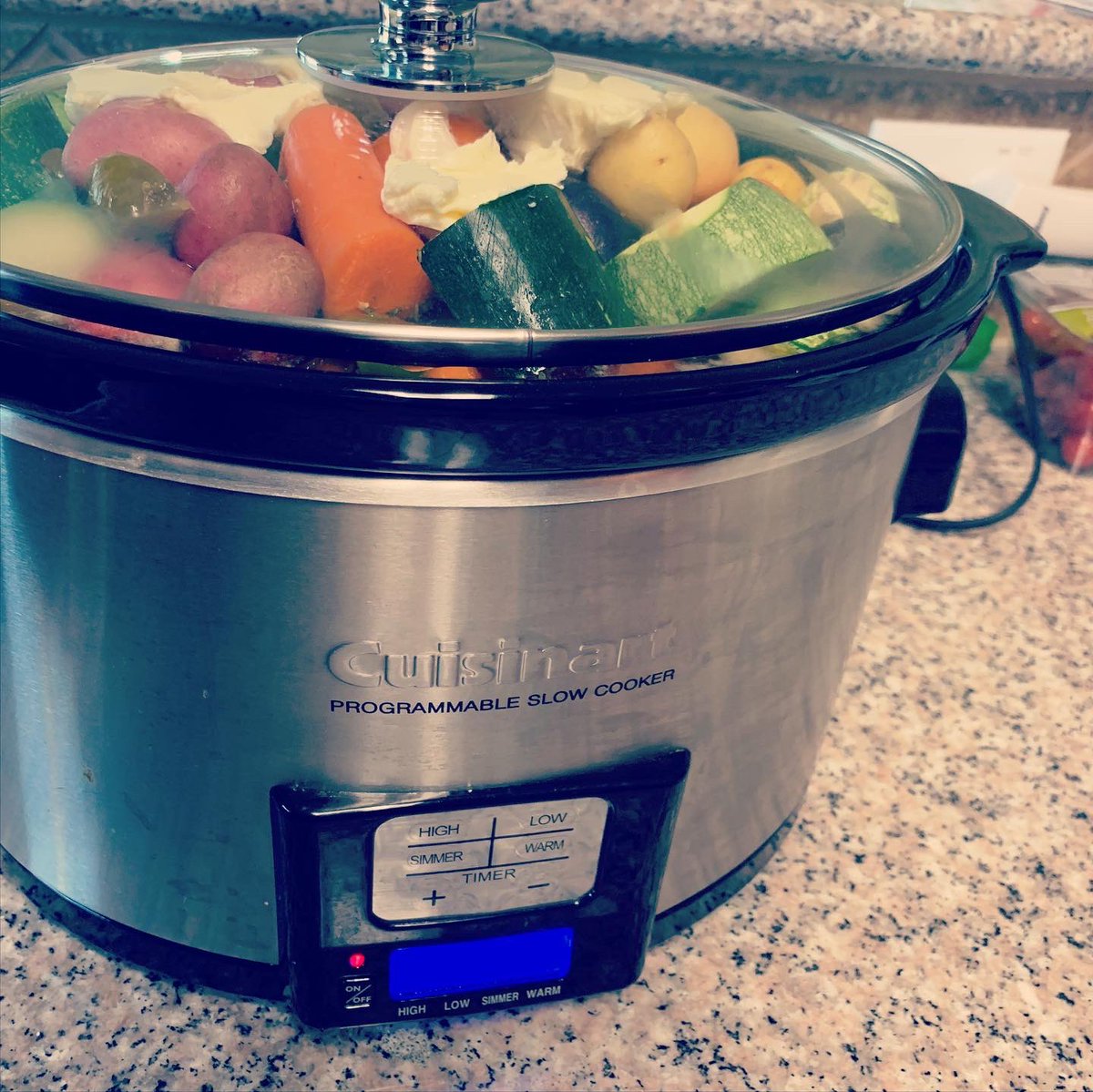 DanisDabbles's tweet photo. Yesterday was the perfect day for #fallharvest cooking! You’ll notice that I overstuffed the crockpot and it made quite a mess but hopefully it will still taste good. #colorfulcooking #danisdabbles #dabbleyourway #newdabbles #chefstateofmind #homemadefood https://t.co/UpwDGkmtCG