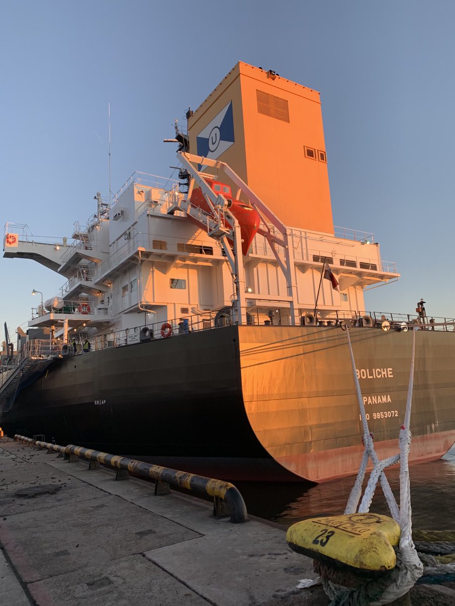 CaptAlpha's tweet image. Просто красивая корма в лучах восходящего солнца