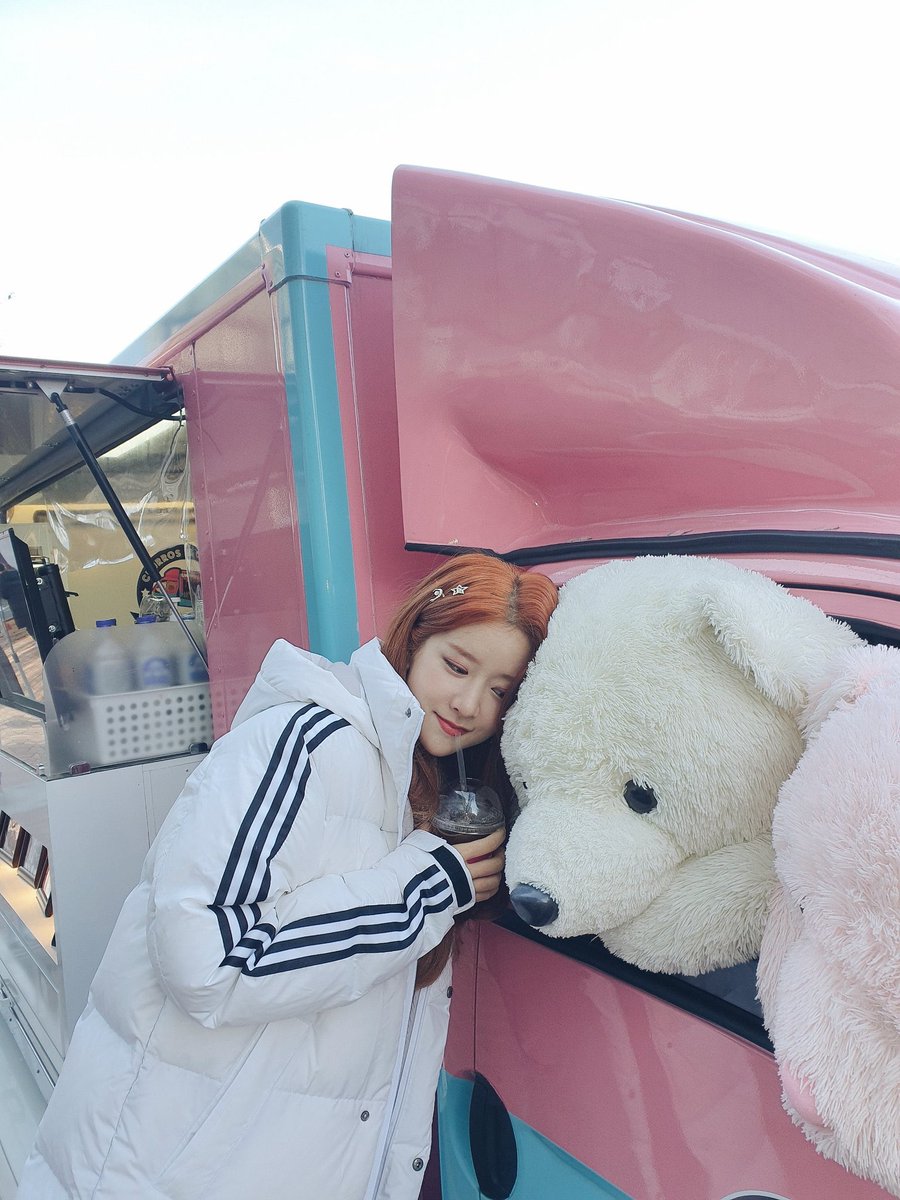 ohmyseola's tweet photo. happy birthday to our talented main rapper and caring leader, chu sojung. ujungs love you and we're proud of the artist, leader and person you are. hoping our beautiful exy sexy will have an amazing day! 🖤🥳 
#쏟아지는_별빛아래_눈부실_엑시의_날 #ExySexyDay #HappyExyDay https://t.co/2GQhAjR2QY