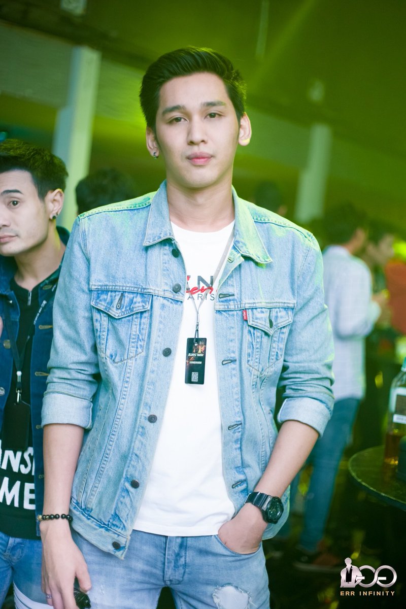 errinfinity's tweet image. คืนนี้เหงาๆ อยากเที่ยว มาที่นี่เลยครับ รับรองไม่ผิดหวัง 😍
เจอกันที่เอออินฟินิตี้ #บาร์โฮสหนุ่มหล่ออันดับ1
________________________
สอบถามรายละเอียดหรือติดตามข้อมูลข่าวสารได้ที่⬇️

✅Inbox: m.me/ERR.INFINITY.L…
✅Line : lin.ee/ZJ5cbo5
หรือ @errinfinity (มี @ข้างหน้า)