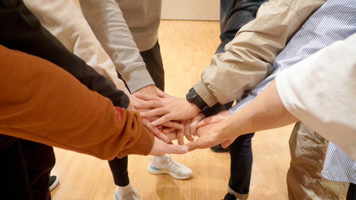anastaamia's tweet photo. Happy Anniversary 15th My Love, my superman and always my Oppa💙🎉🎊🎂
#슈퍼주니어_15주년_다_여 #15thAnniv_WalkTogether 
#SUPERJUNIOR #슈퍼주니어 @SJofficial https://t.co/kOq2hDUPUD