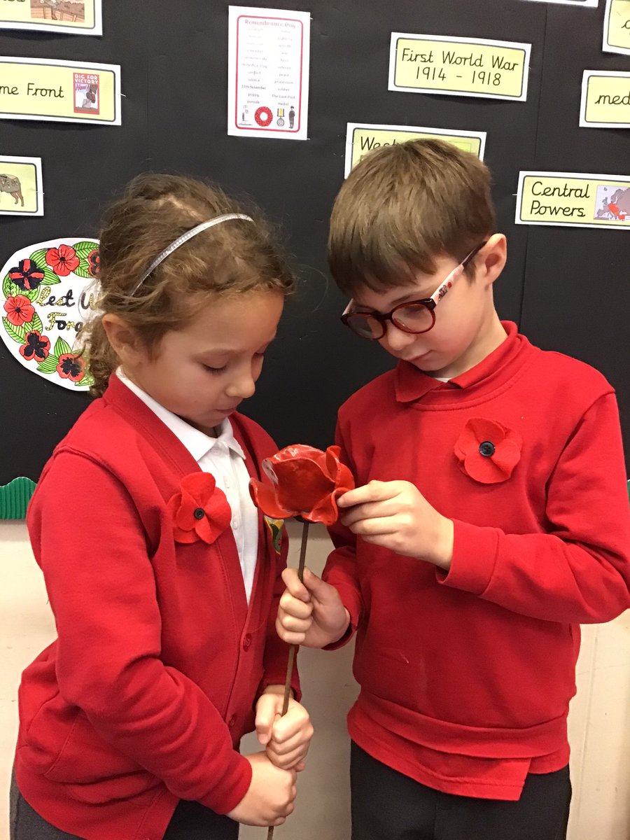 HighamRISE's tweet photo. As part of their History project, War and Remembrance, #ClassTwo have been thinking about why we wear poppies. They looked at a ceramic poppy that was once on display at The Tower of London. https://t.co/fD852S1Pah