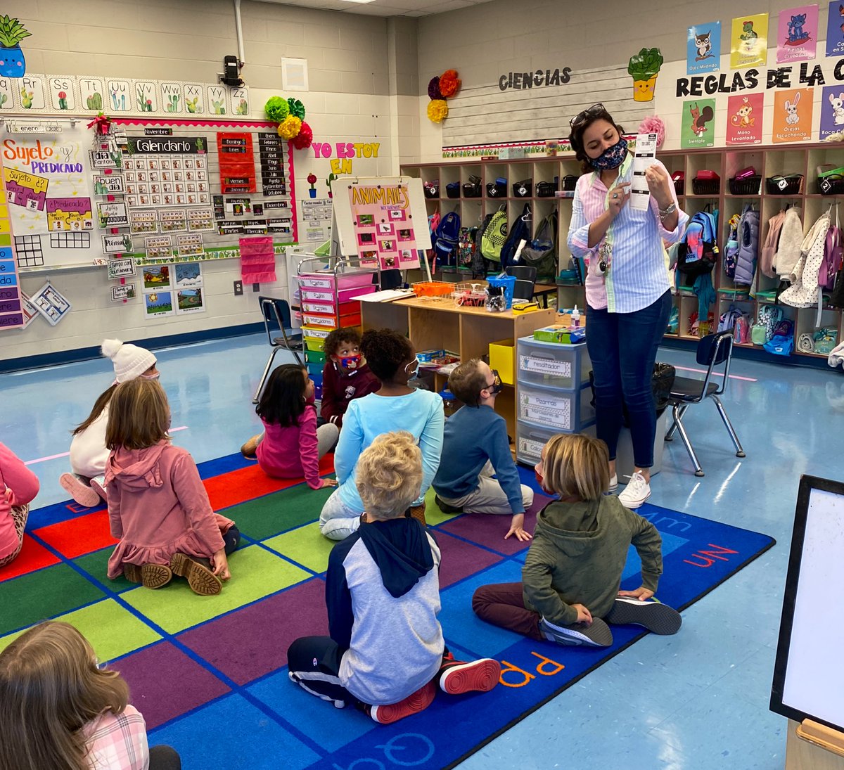 johannajparker's tweet photo. 1st graders working hard at #FirstFlightElementary! ✨ #DareDualLanguage https://t.co/TFmIxe0Ifz
