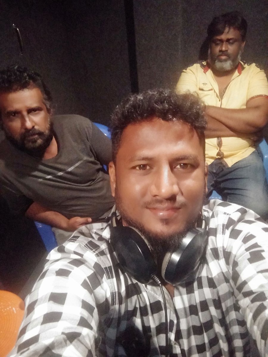 VanakkamThamila's tweet photo. #அழகர்_யானை திரைப்படத்தின் 
#SongComposing பணிகளில்.. 

இயக்குனர் Mangal Eswar இணை இயக்குனர் Thims Rayan அவர்களுடன்.. 

#a_vanakkamtamizha_lyrical_musical.. https://t.co/n0ScJ65zOZ
