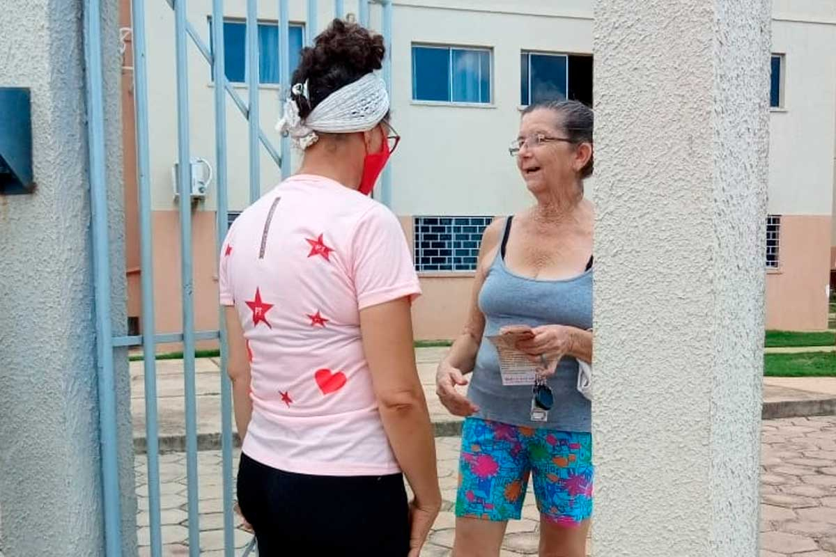 MariaVanirTO's tweet photo. Hoje, junto com @VileladoPT, iniciamos  as 13 HORAS DA MORADIA percorrendo diversos locais onde o Minha Casa Minha Vida beneficiou milhares de famílias em Palmas. Precisamos do seu voto para essa política de moradia continue!
#MariaVanir13114
#MeRepresenta
#Vilela13prefeito https://t.co/R3EKj2tLd4