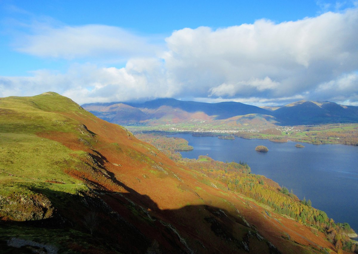 StanLeigh18's tweet photo. #Catbells #MaidenMoor #HighSpy walk yesterday from #Skelgill near #Stair
- #Autumn colour at #Swinside
- #LittleTown surrounded by the #NewlandsFells
- #ManestyWood & Derwentwater
- View from #HauseGate to #BrandellhowWood & #Keswick
Maiden Moor & High Spy images to follow https://t.co/StLHe23XOI