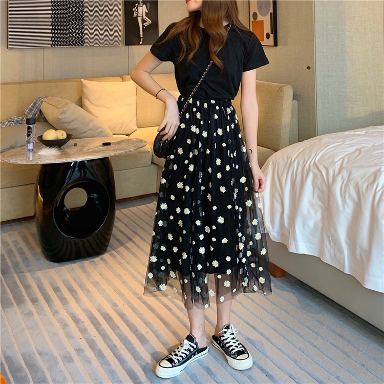 Sm1Korean's tweet photo. Korean Style 💕💕 🇰🇷
Women's Daisy Long Skirt 💕💕
https://t.co/X1PZsoSZL4
#kstyle #selfie #style #fashionstyle #fashionkorea  #koreanstyle #outfit  #kpop #uzzlangstyle #uzzlang #uzzlanggirl #shorts #skirt #koreangirl #closet #clothes #houndstooth #koreansm1 
by. AliExpress https://t.co/0jH1aTDNaw