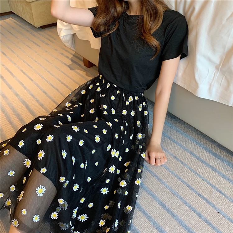 Sm1Korean's tweet photo. Korean Style 💕💕 🇰🇷
Women's Daisy Long Skirt 💕💕
https://t.co/X1PZsoSZL4
#kstyle #selfie #style #fashionstyle #fashionkorea  #koreanstyle #outfit  #kpop #uzzlangstyle #uzzlang #uzzlanggirl #shorts #skirt #koreangirl #closet #clothes #houndstooth #koreansm1 
by. AliExpress https://t.co/0jH1aTDNaw