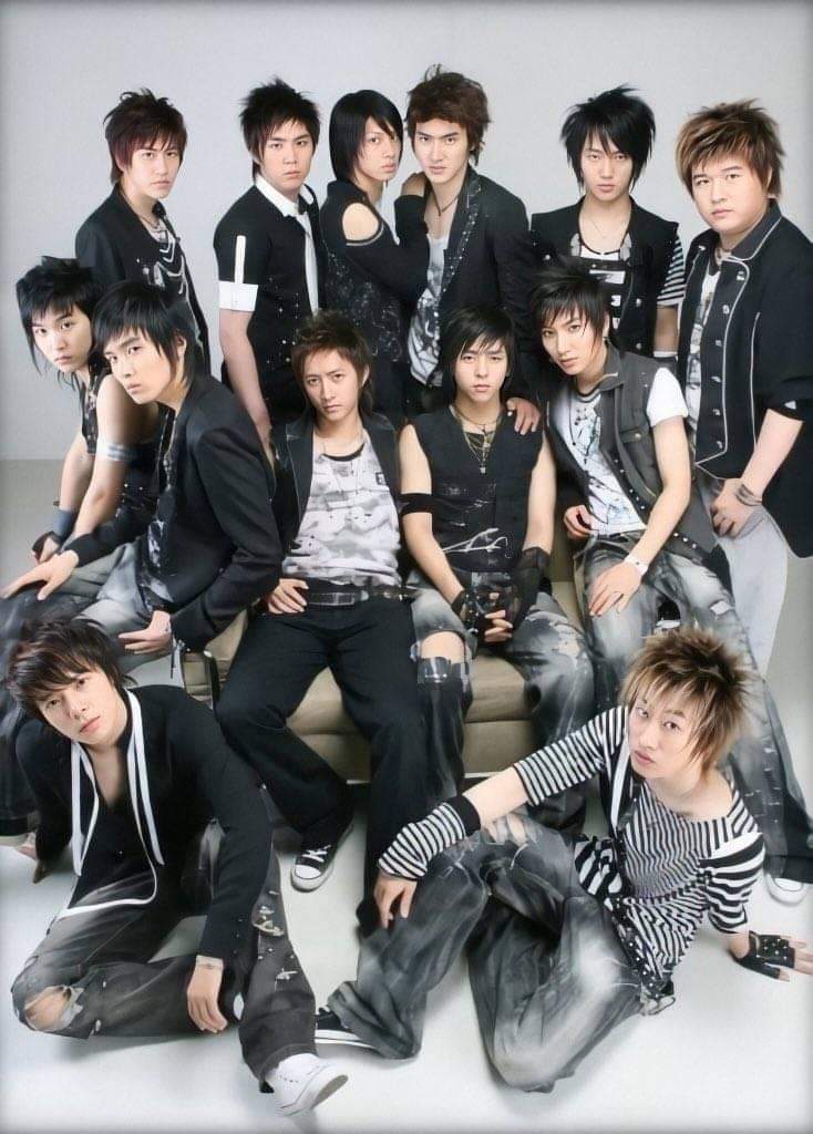 супер джуниор корейская группа. Super junior участники 2020. группа джуниор. Super junior участники 2020. группа джуниор.