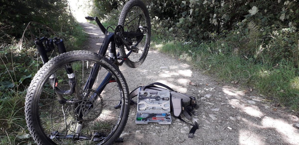 CroggyApp's tweet photo. Don't have the right tools to repair your ride? We know lots of people who do! Enjoy easy access to 1000s of qualified bike mechanics from all across the UK with CROGGY! 

Download for FREE → https://t.co/xrgP9itTNs ⚙️🔧

#UKCyclists #CyclingGroups #CyclingClubs https://t.co/8avwOuiSri