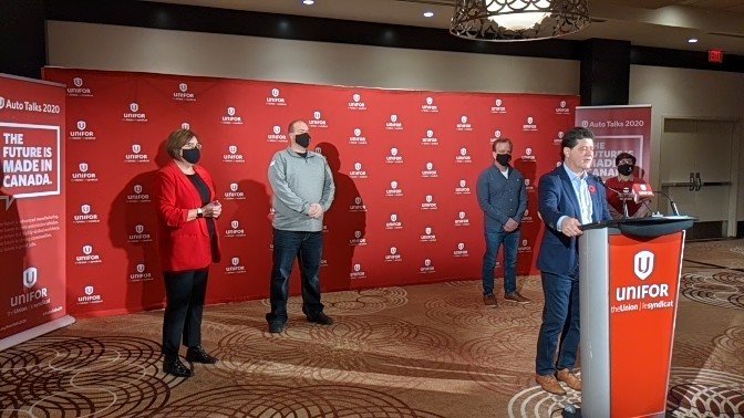 UniforTheUnion's tweet photo. BREAKING: @JerryPDias announces a $1.3 billion investment that will reopen the GM #Oshawa plant. #canlab #cdnpoli #Autotalks2020 https://t.co/pyxI7uMrD2